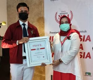 Hj.Rizayati Kembali Raih Penghargaan Tingkat Nasional, Ini Pesannya