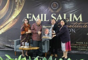 Rayakan Ulang Tahun ke-93, Emil Salim Sampaikan Deklarasi “Satu Bumi untuk Semua Generasi